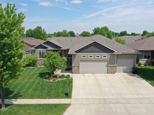 1516 S Kinderhook Ave, Sioux Falls, SD 57106
