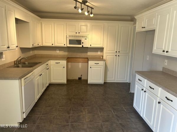 250 August Drive, Brandon, MS 39042