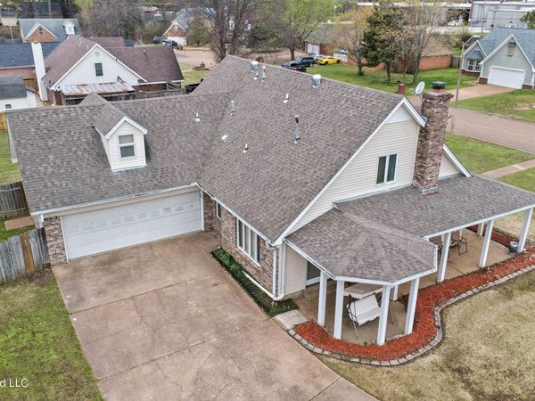 1225 N Five Oaks Drive, Southaven, MS 38671