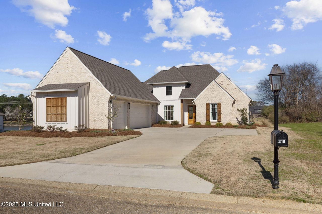 219 Northshore Place, Madison, MS 39110 Main Photo