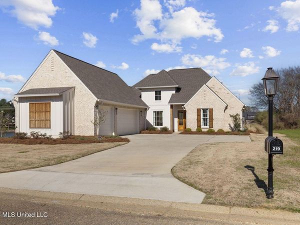 219 Northshore Place, Madison, MS 39110