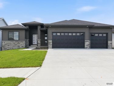 19903 Cottonwood Street, Gretna, NE 68028