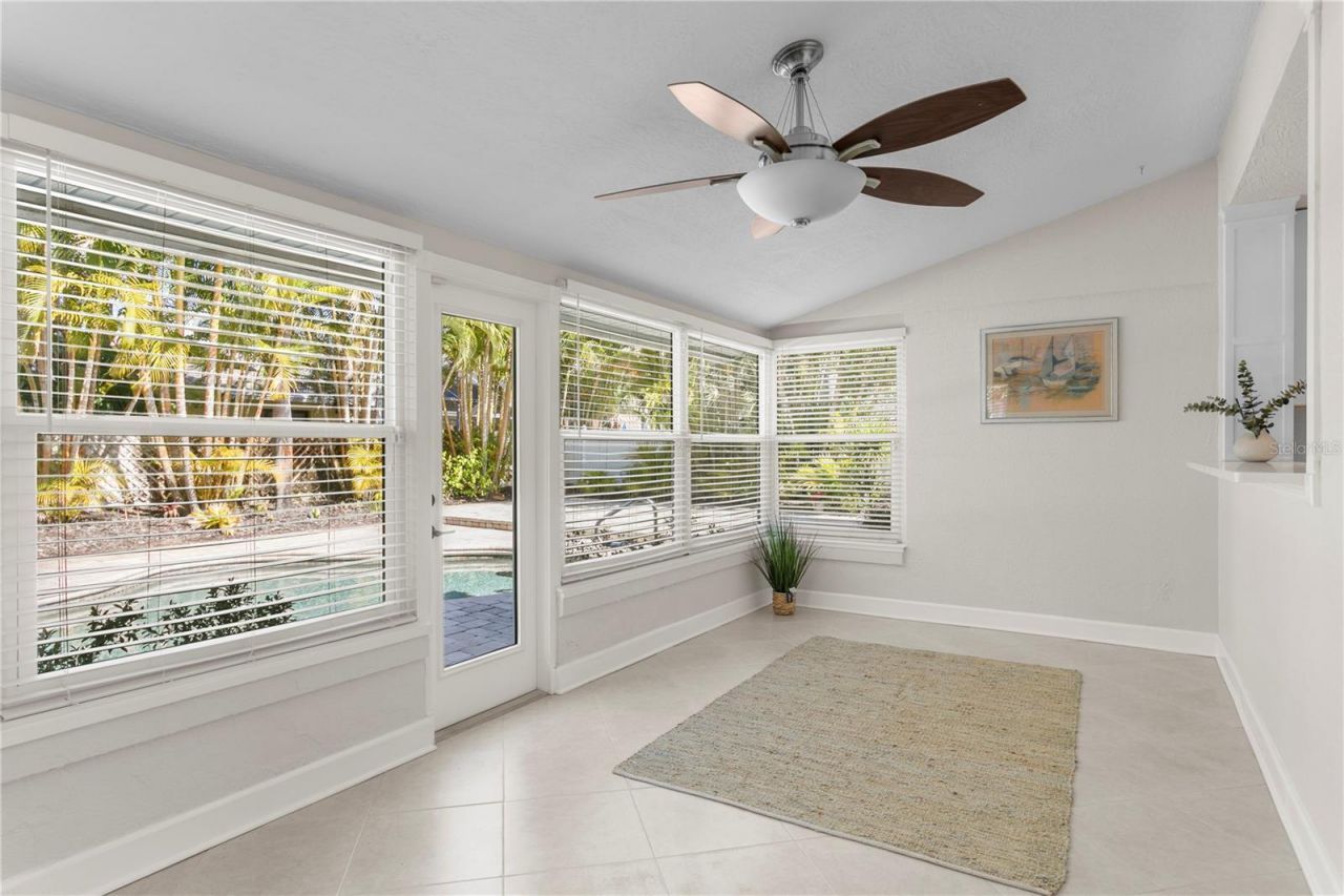 6604 Blue Heron Drive S, Saint Petersburg, FL 33707 Photo