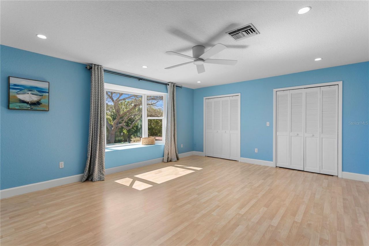 6604 Blue Heron Drive S, Saint Petersburg, FL 33707 Photo
