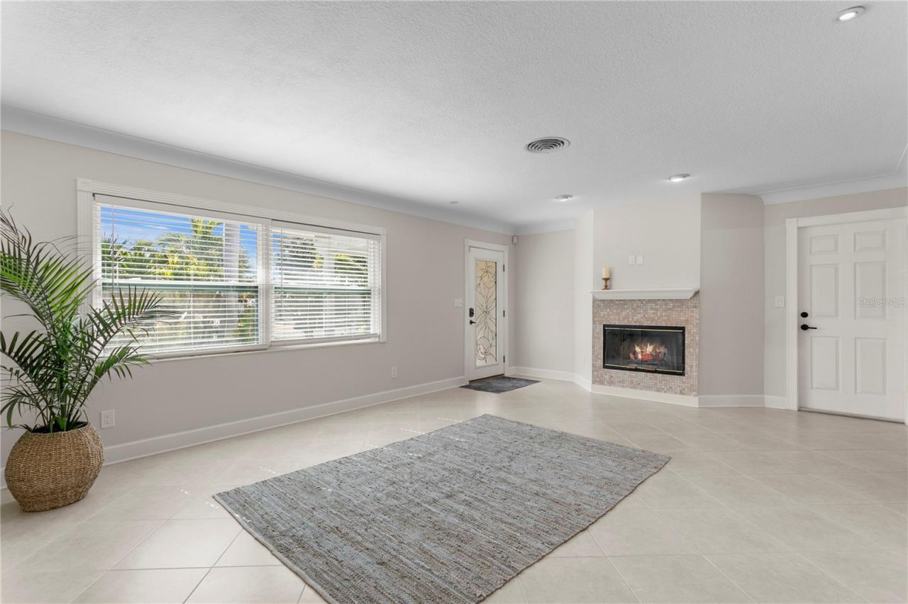 6604 Blue Heron Drive S, Saint Petersburg, FL 33707 Photo