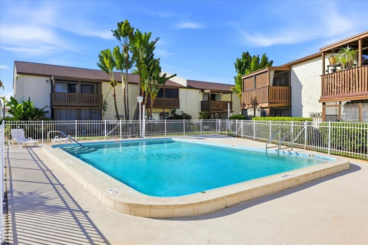 11505 7th Way N, Unit 2304, Saint Petersburg, FL 33716 Photo