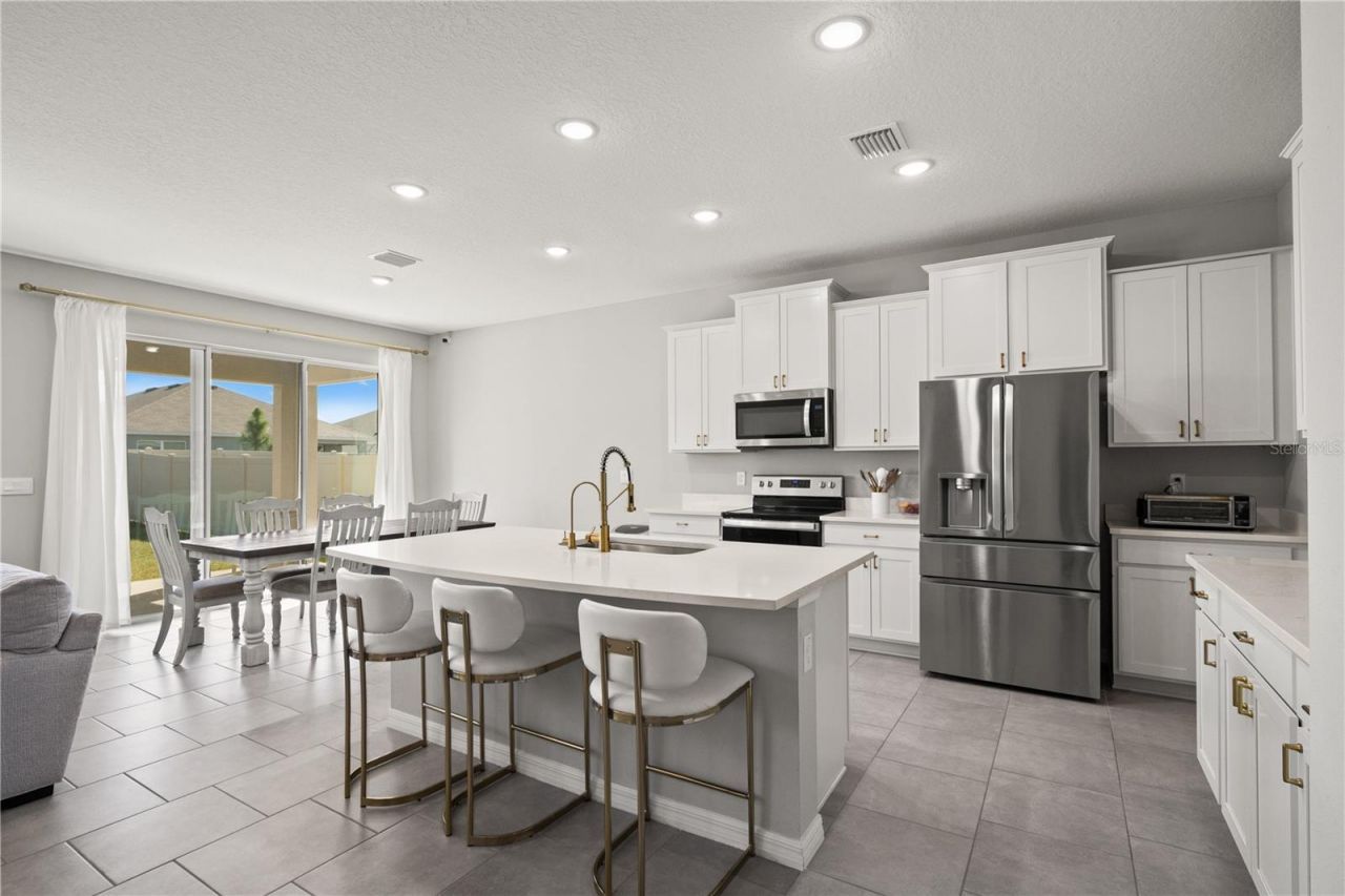 6199 Wandering Willow Drive, Wesley Chapel, FL 33545 Photo