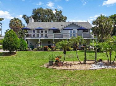 999 FAIRVIEW AVENUE , MOUNT DORA, FL 32757