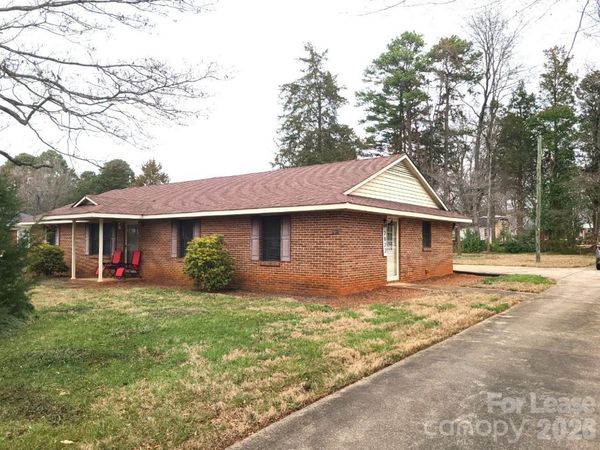2022 Oakdale Road, Charlotte, NC 28216