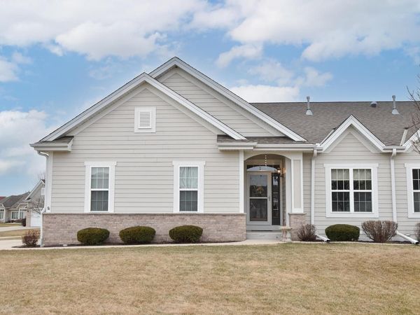 3905 S Five Iron COURT, New Berlin, WI 53151