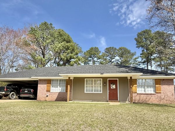 611 Thornton, Columbus, MS 39702
