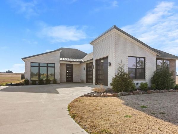 186 Desert Mountain Drive , Gordonville, TX 76245