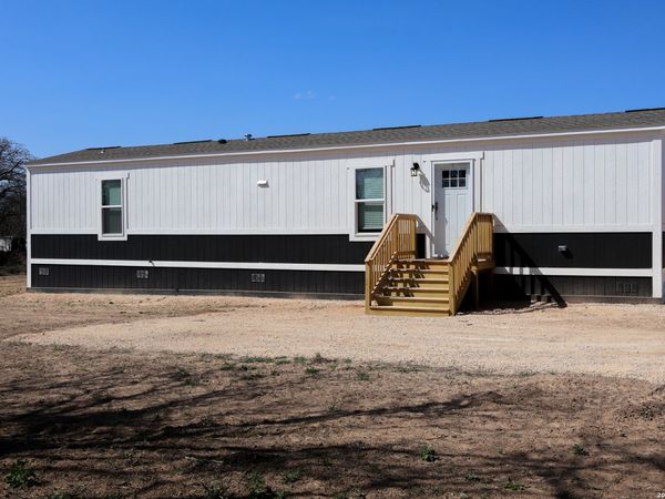 3131 sandy elm, La Vernia, TX 78121