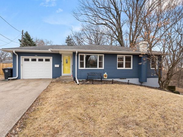 5100 11th Avenue C , Moline, IL 61265