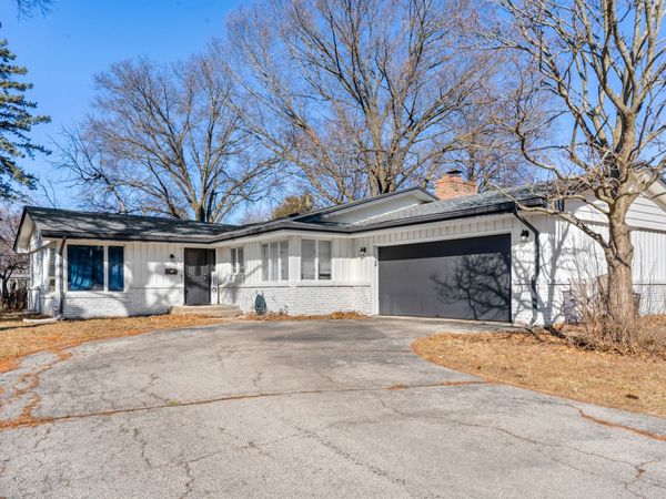 918 Mayfair Place , Rockford, IL 61107