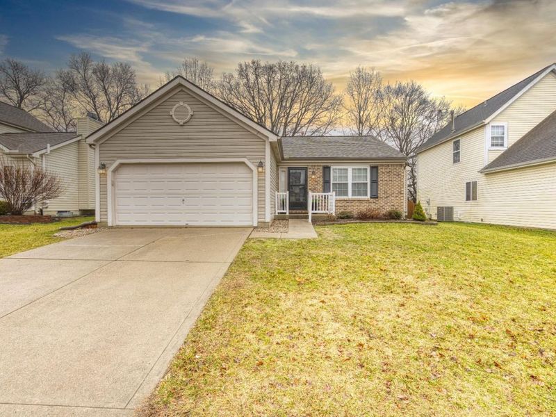 630 Weeping Willow Lane, Hamilton Twp, OH 45039 Photo 2