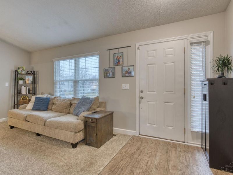 630 Weeping Willow Lane, Hamilton Twp, OH 45039 Photo 4