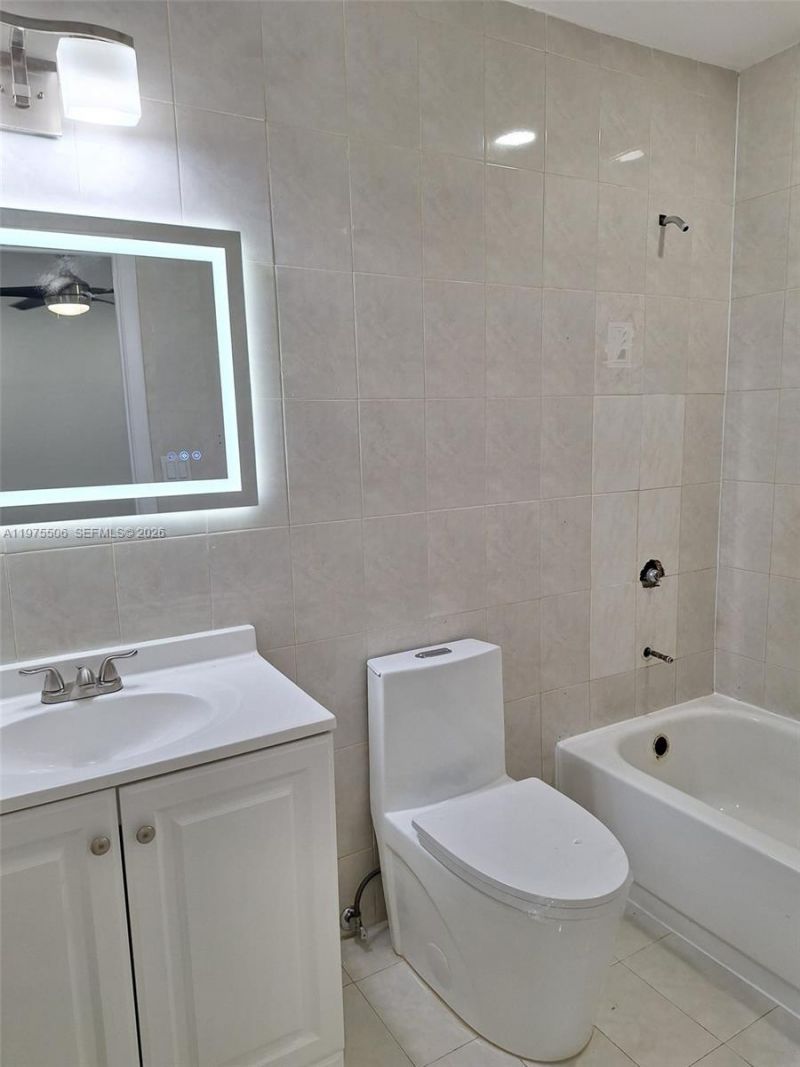 3512 Estepona Ave, Unit 22-D-1, Doral, FL 33178 Photo