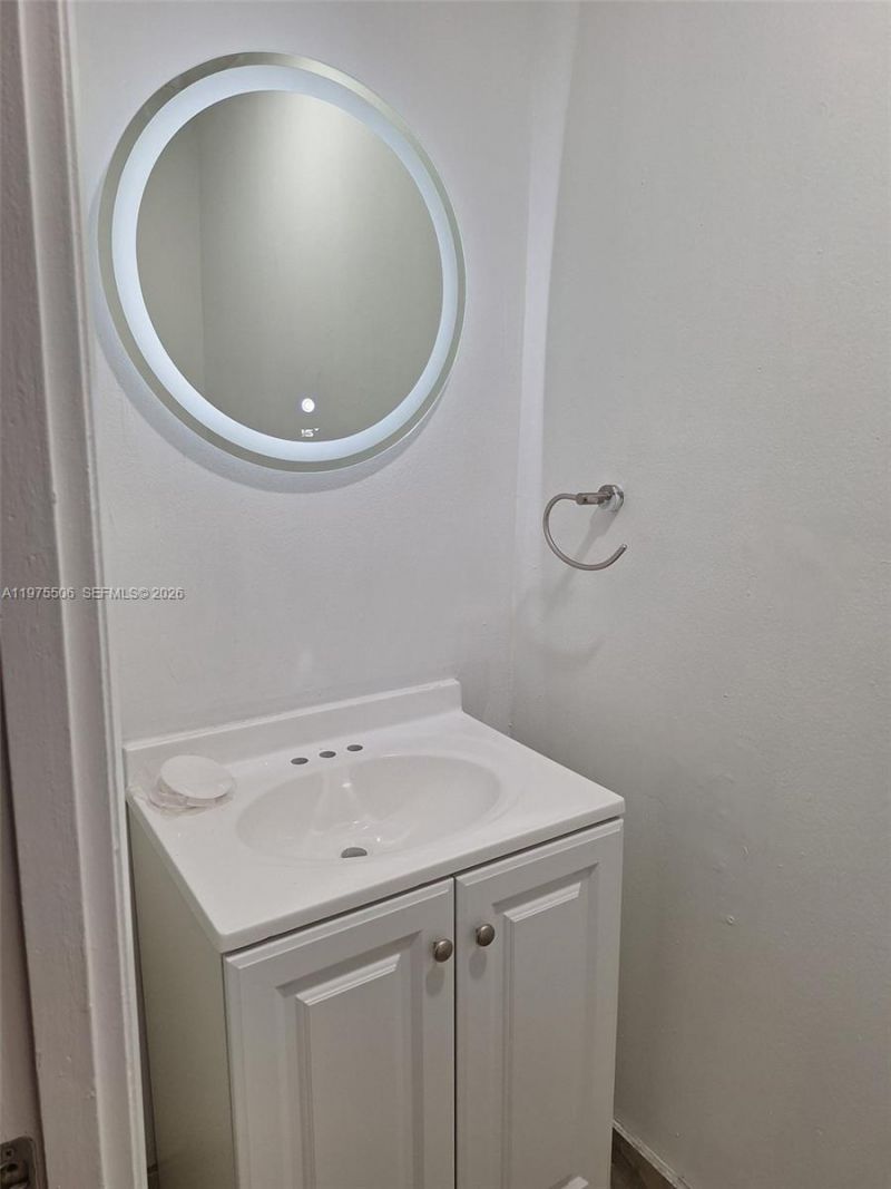 3512 Estepona Ave, Unit 22-D-1, Doral, FL 33178 Photo