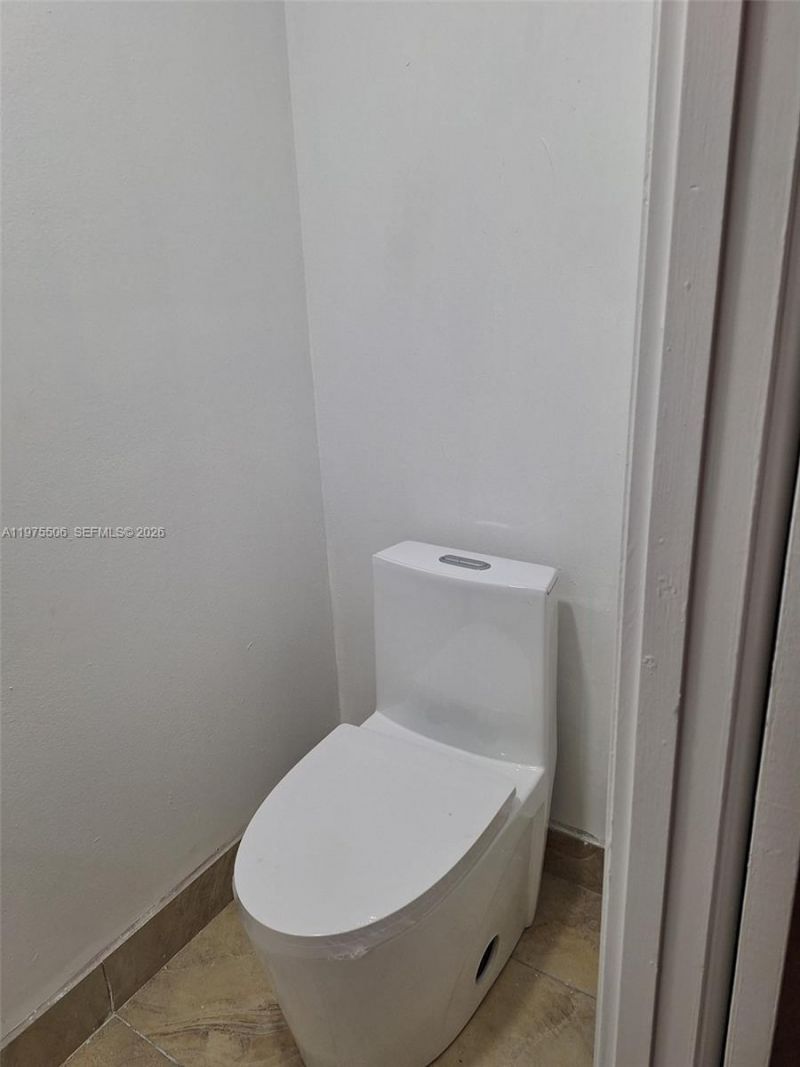 3512 Estepona Ave, Unit 22-D-1, Doral, FL 33178 Photo