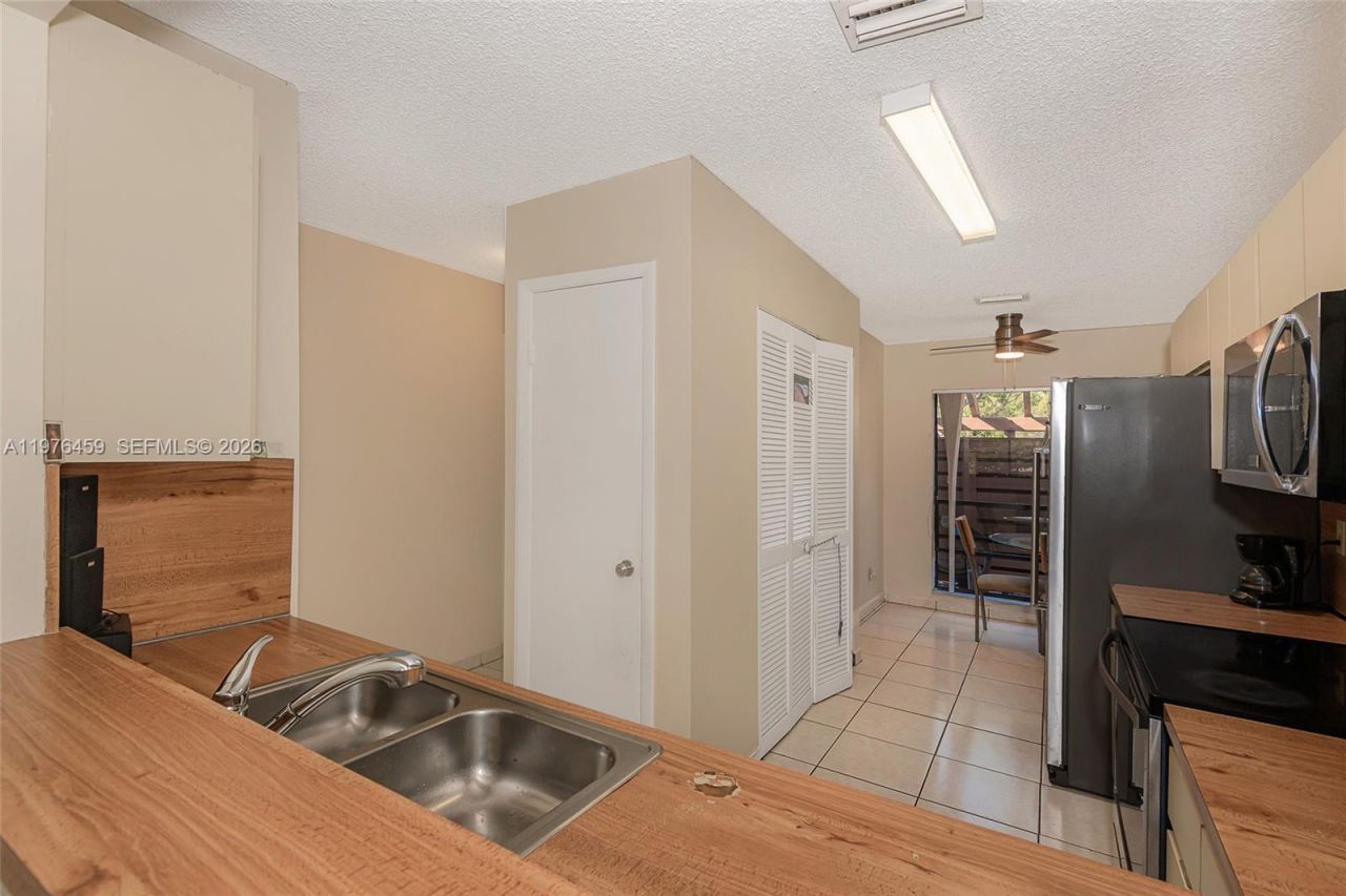 840 SW 120th Way, Davie, FL 33325 Photo