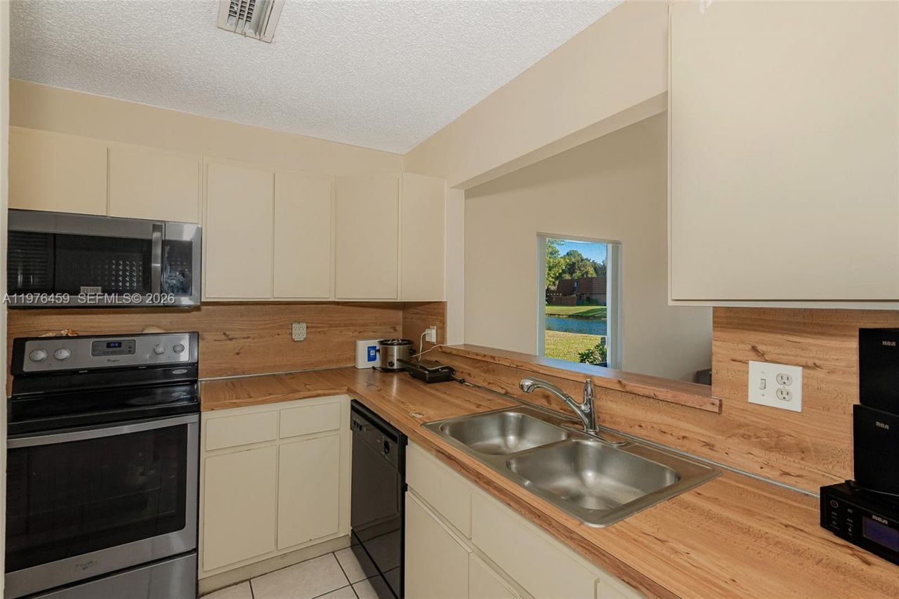 840 SW 120th Way, Davie, FL 33325 Photo