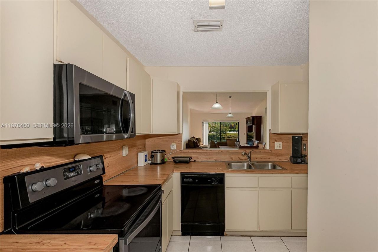 840 SW 120th Way, Davie, FL 33325 Photo