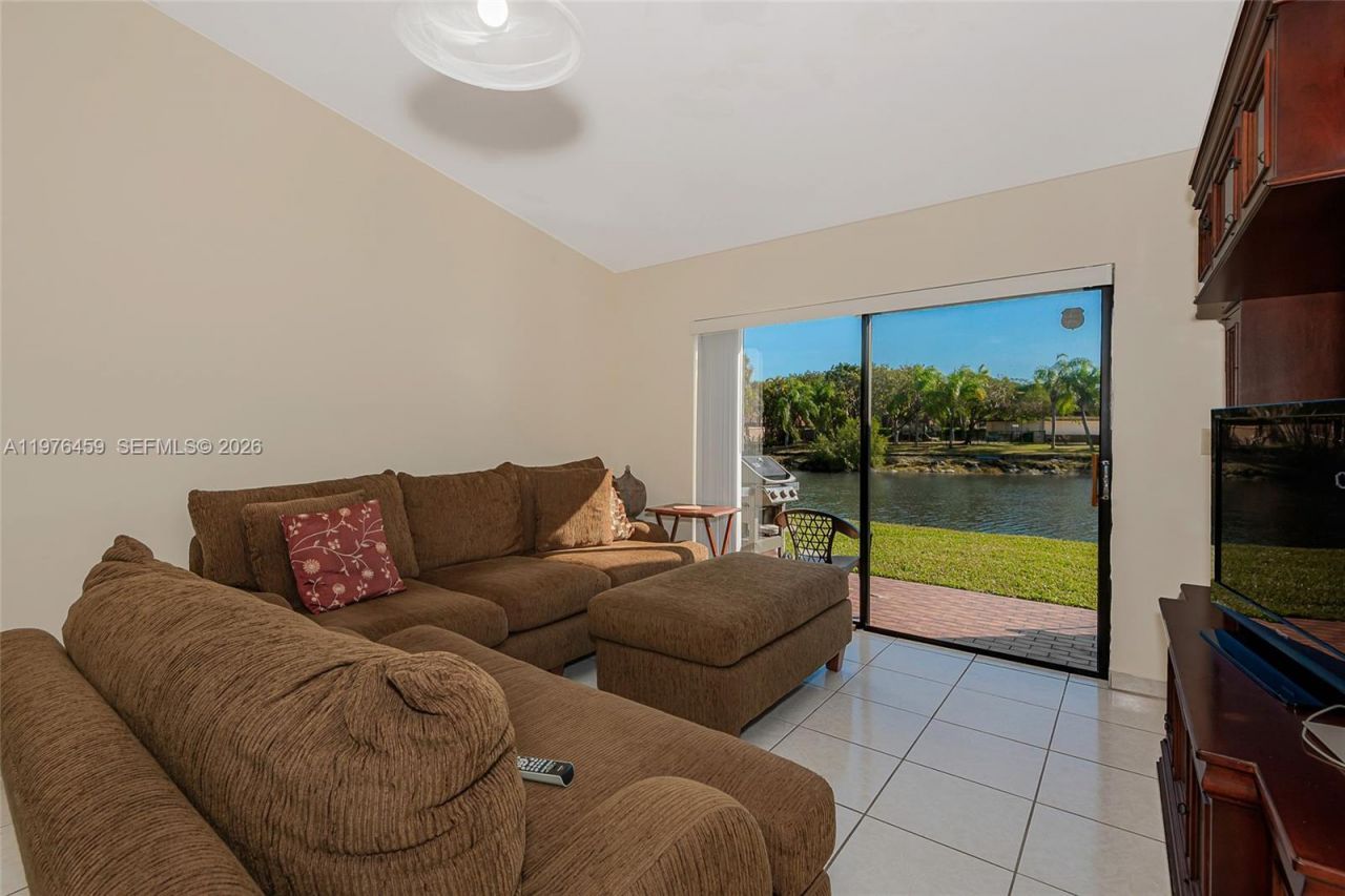 840 SW 120th Way, Davie, FL 33325 Photo