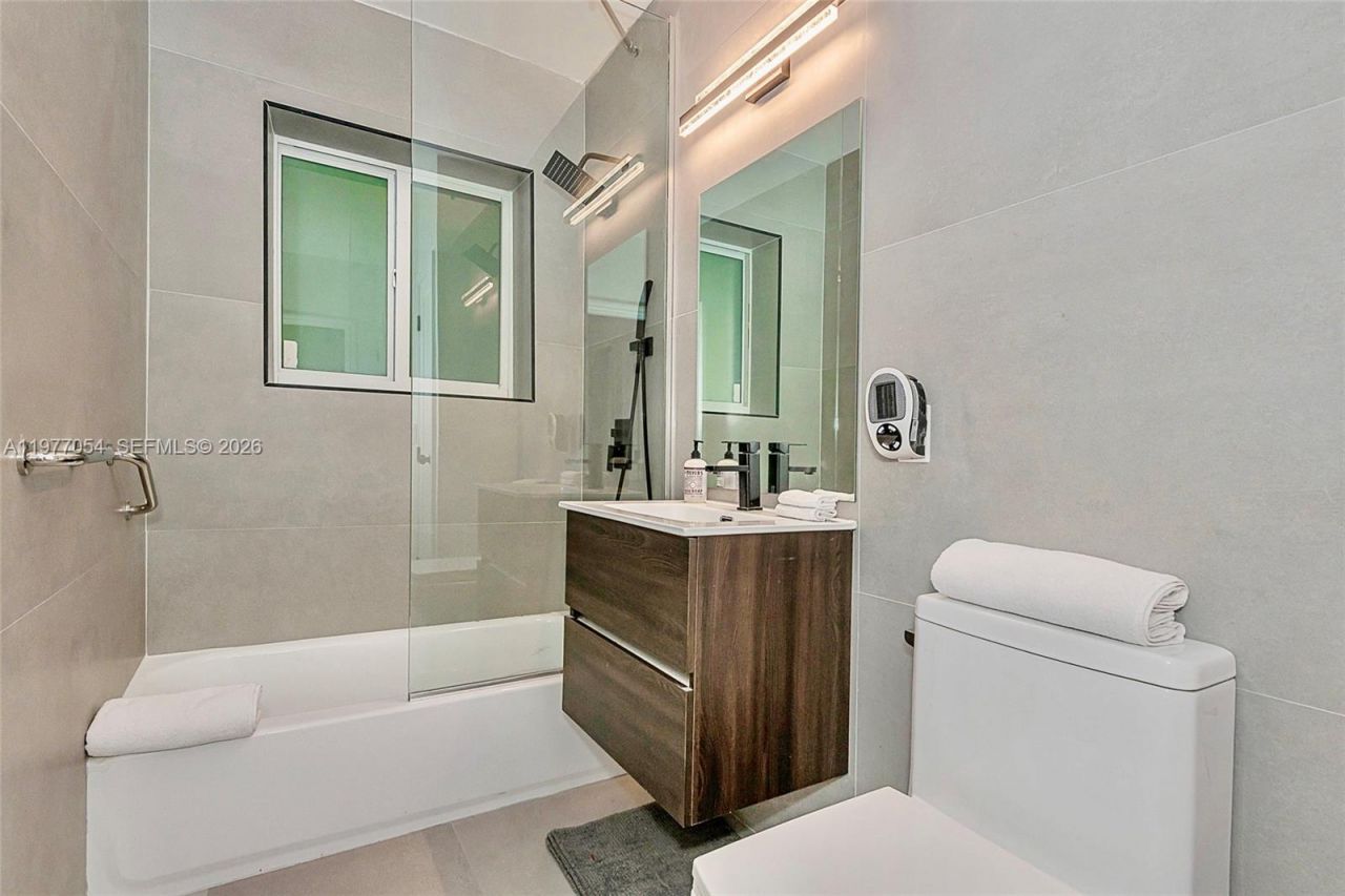 10450 NE 5th Ave , Miami Shores, FL 33138 Photo