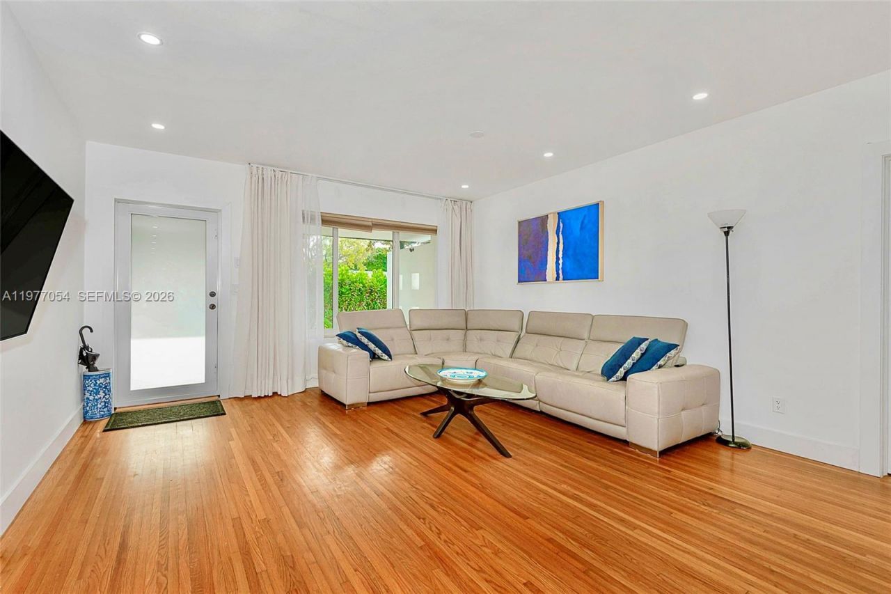 10450 NE 5th Ave , Miami Shores, FL 33138 Photo