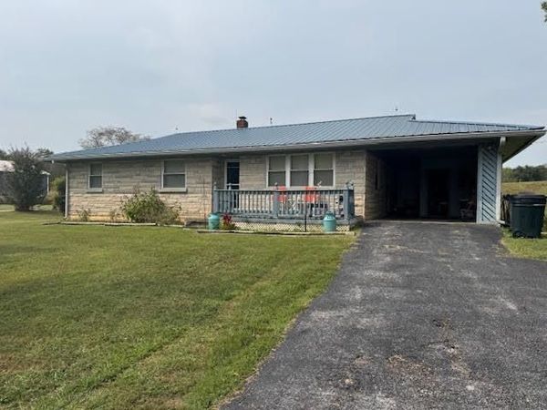 2561 N Jackson Highway , Canmer, KY 42722