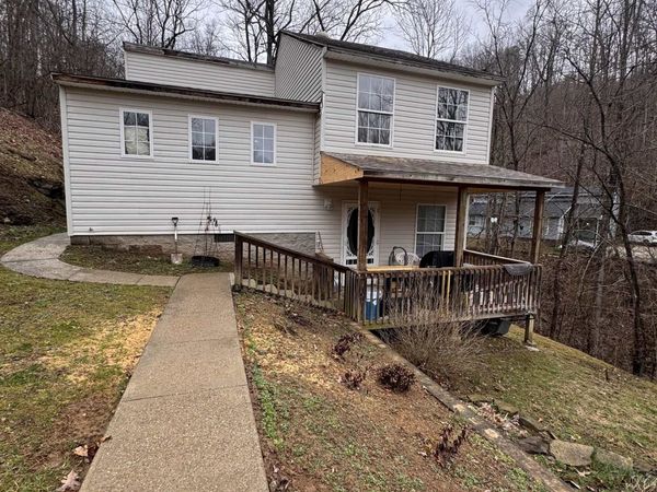 807 Nine Mile Road, Lesage, WV 25537