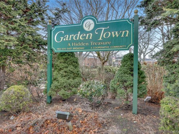 1201 E Broadway , Unit H-23, Hewlett, NY 11557