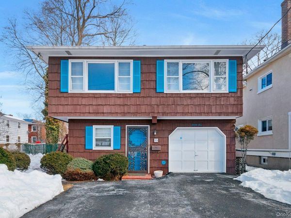 35 Lenox Avenue , Pleasantville, NY 10570