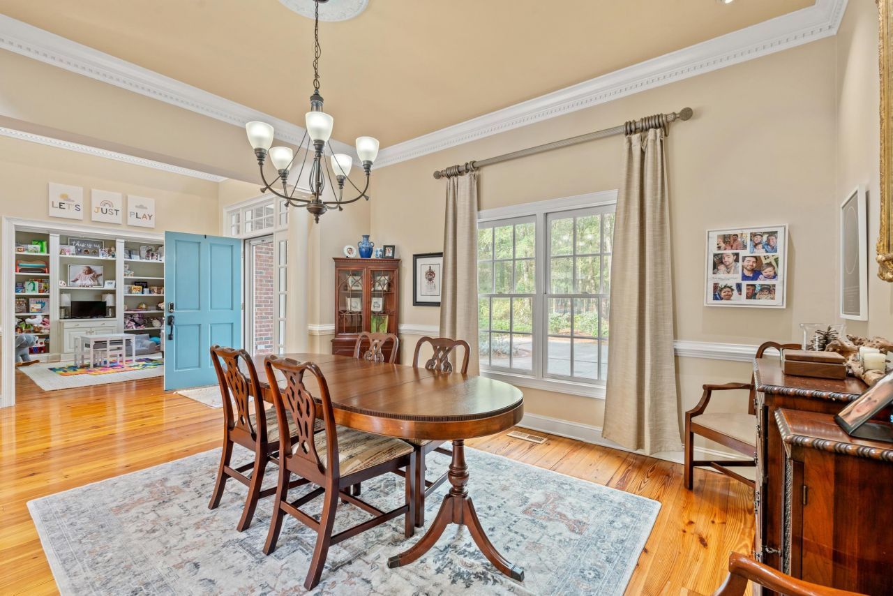 4511 Saint Johns Pl. Photo 8