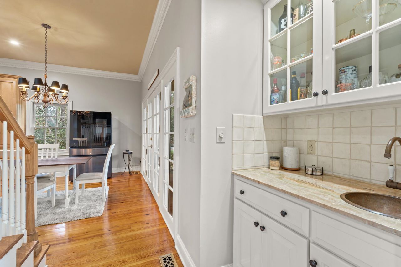 4511 Saint Johns Pl. Photo 9