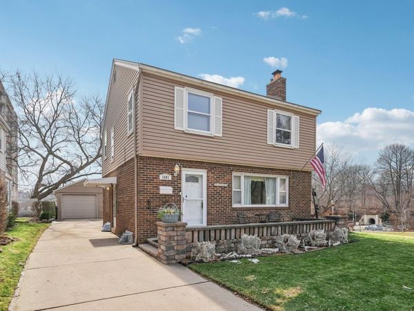 1601 E Menlo Blvd, Shorewood, WI 53211