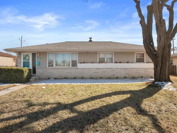 9043 W Grantosa DRIVE, Milwaukee, WI 53225