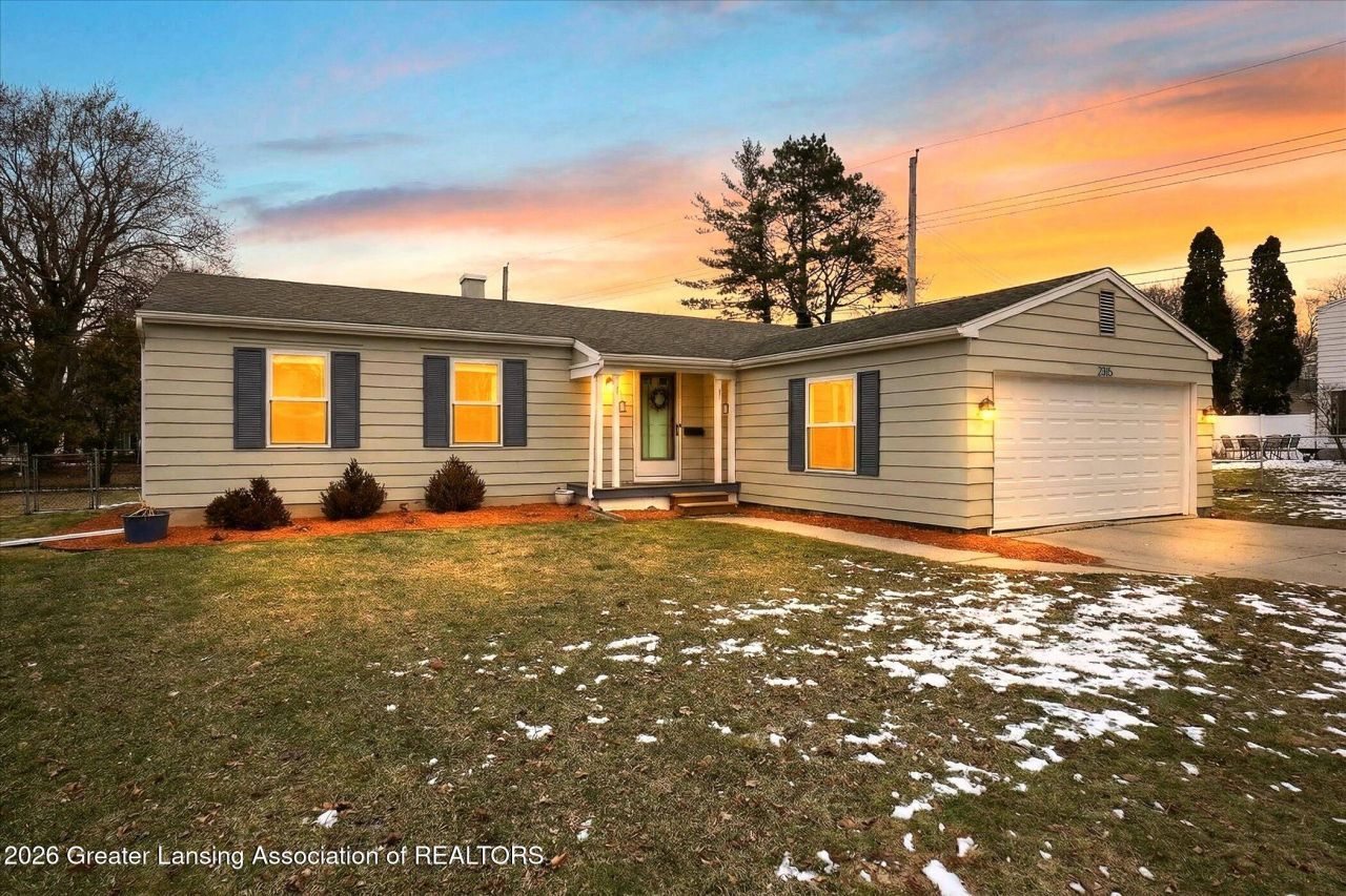 2315 Groesbeck Avenue, Lansing, MI 48912 Main Photo