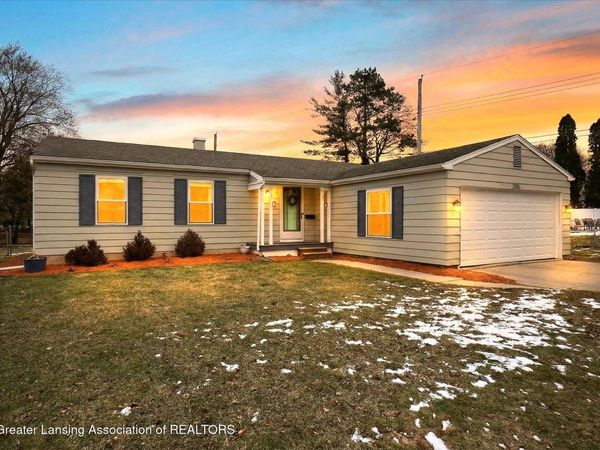 2315 Groesbeck Avenue, Lansing, MI 48912