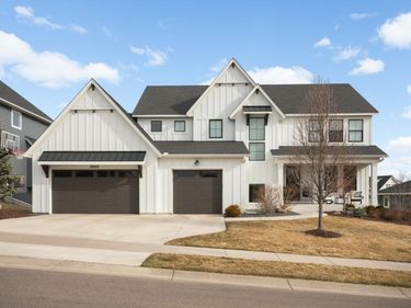 18950 49th Avenue N, Plymouth, MN 55446