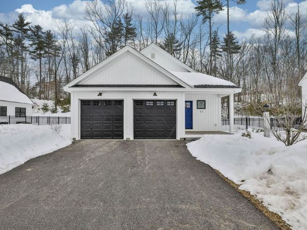 11 Pendleton Farms Lane, Amherst, NH 03031