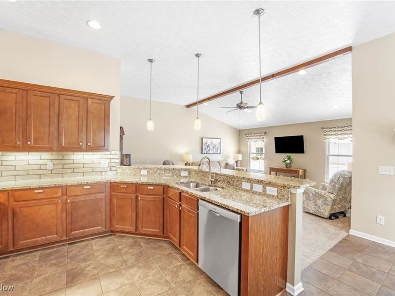 5145 Cardinal Court, Lorain, OH 44053 Photo 8