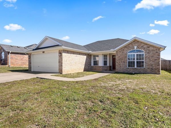 420 Brookfield Drive, Centerton, AR 72719