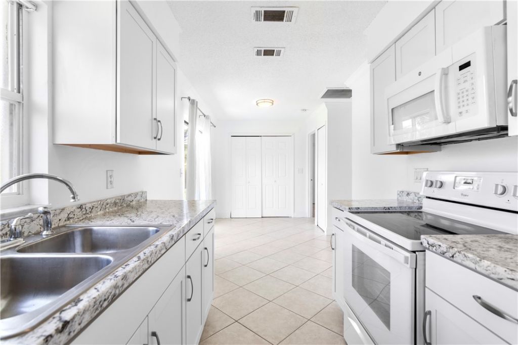 1866 25th Street Sw, Vero Beach, FL 32962 Photo