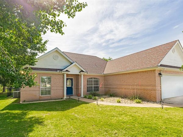 1503 S College Avenue , Decatur, TX 76234