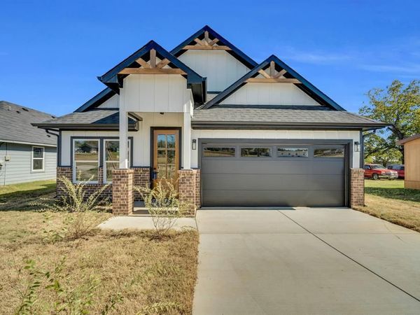 403 Santa Fe Street, Alvarado, TX 76009