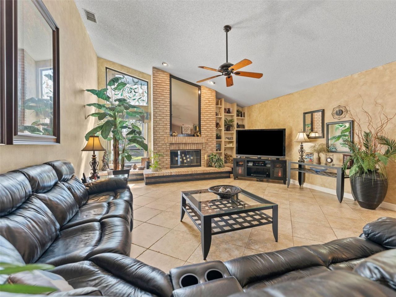 4830 Longwater Way, Tampa, FL 33615 Photo