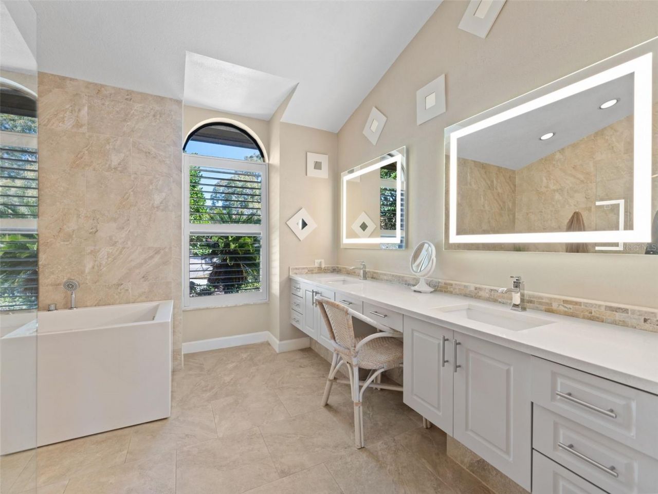 4830 Longwater Way, Tampa, FL 33615 Photo