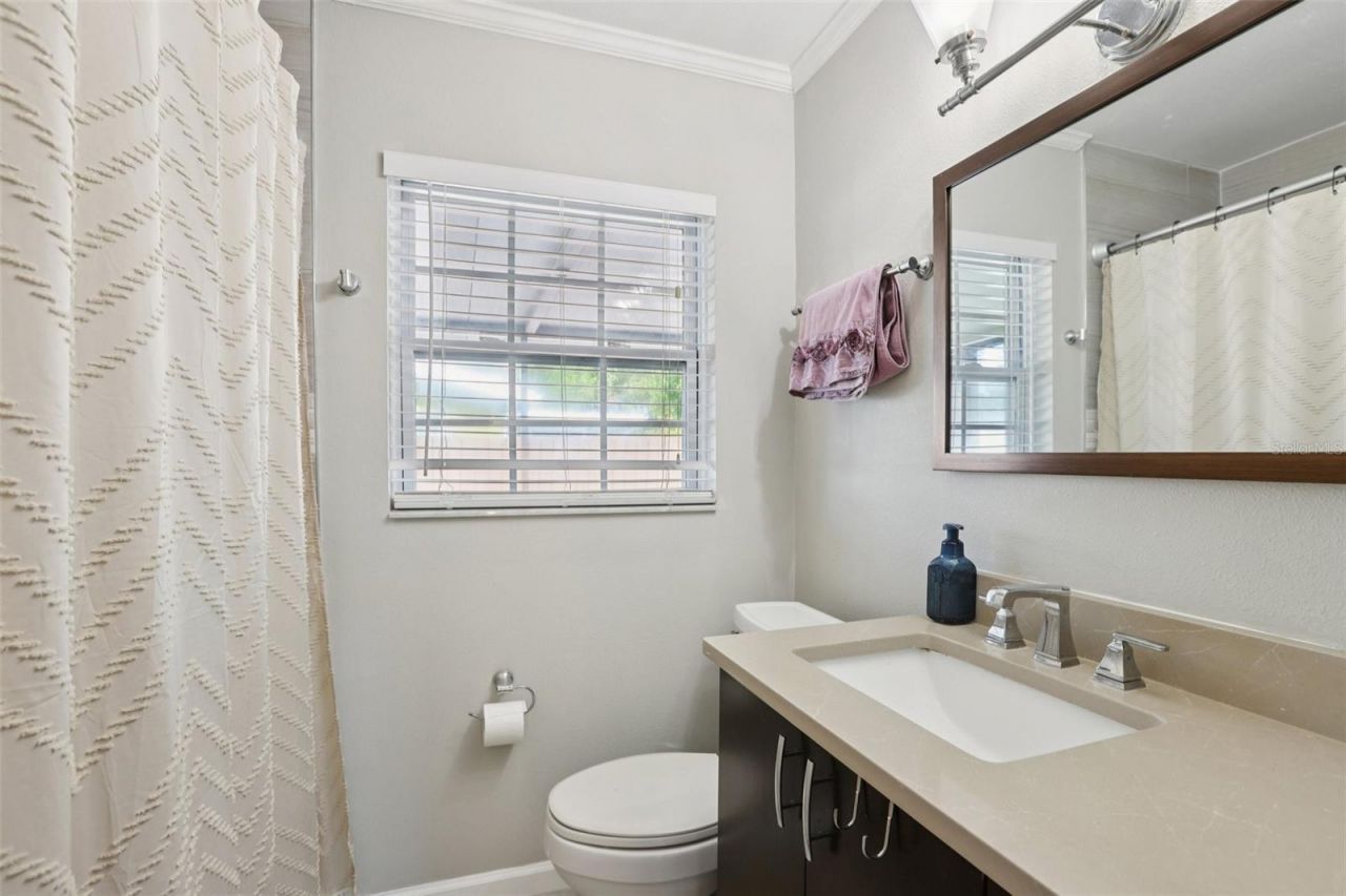 699 Pinellas Point Drive S, Saint Petersburg, FL 33705 Photo